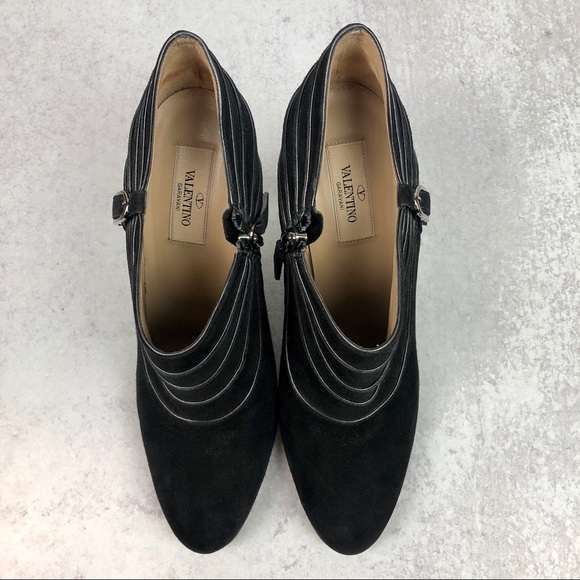 Valentino Garavani Suede Heel Ankle Bootie - Picture 5 of 8